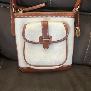 Dooney & Bourke, Vintage Pebble Grain Letter Carrier Crossbody, Cream/Brown